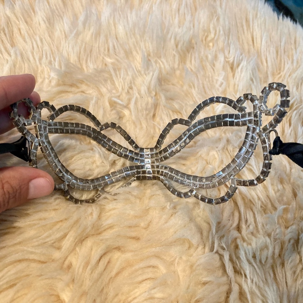 Crystal Mask - Picture 6 of 7
